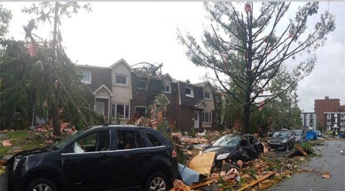 « سرعة الرياح 200 كم في الساعة ».. إعصار عنيف يضرب كندا