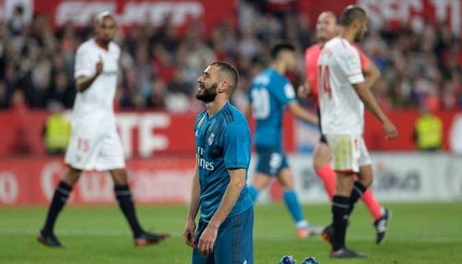 ريال مدريد يخسر بثلاثية في اشبيلية وبرشلونة ينقاد الى هزيمة على ارضية ميدانه