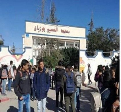 قفصة: التلاميذ تحتج و إعتداء على سيارات الأساتذة