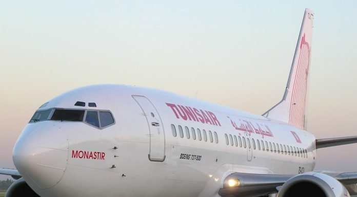 طائرة الخطوط التونسية تطير دون حقائب مسافريها : الشركة تعتذر وتوضح