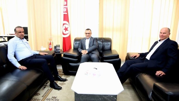 وزير الشباب والرياضة يجتمع بالجريء
