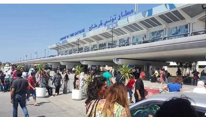 تونسي قادم من الخارج يغادر المطار ويذهب إلى الحمامات دون الخضوع للبروتوكول الصحي